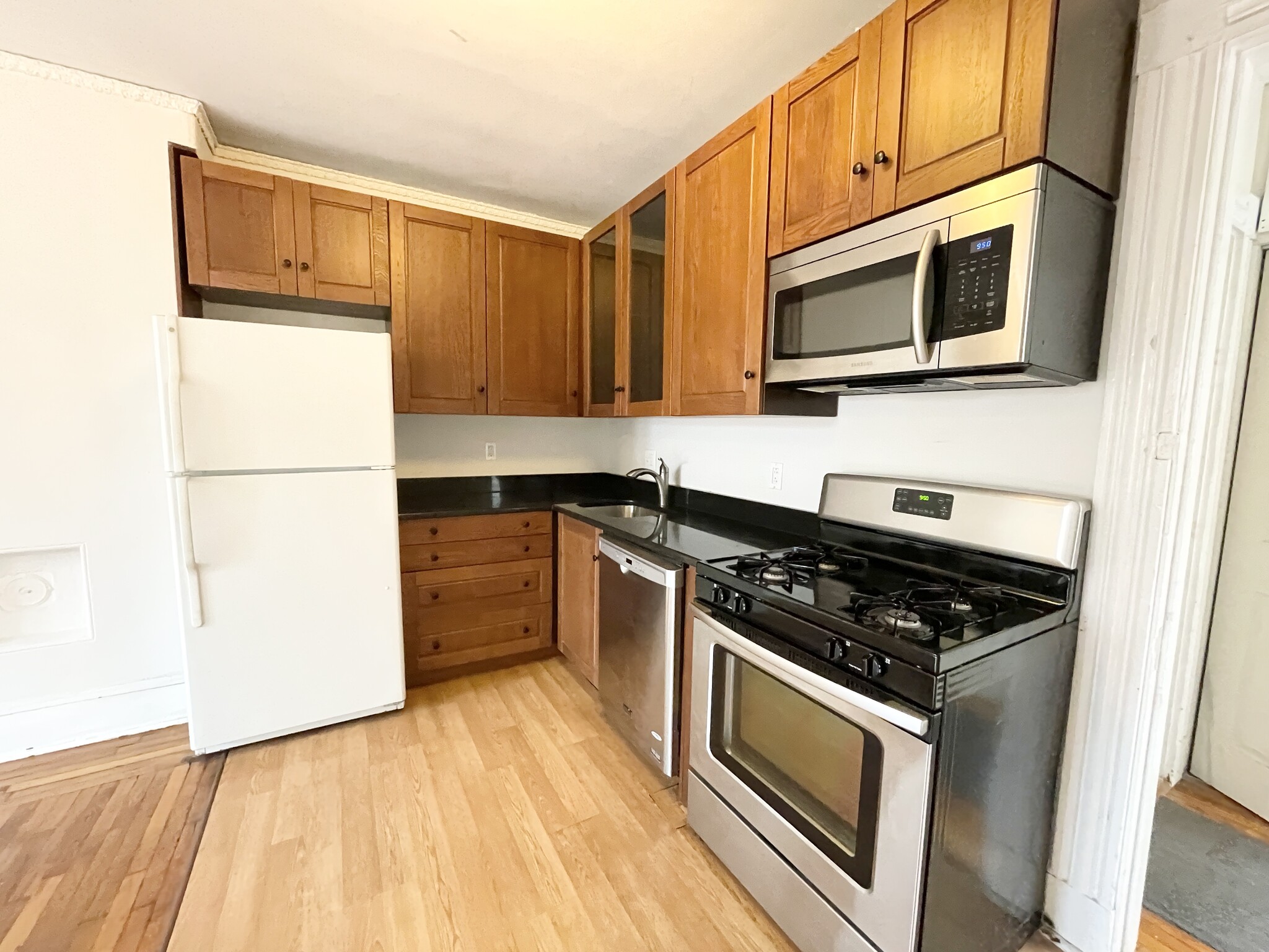 Building Photo - 76 Saint Stephen St