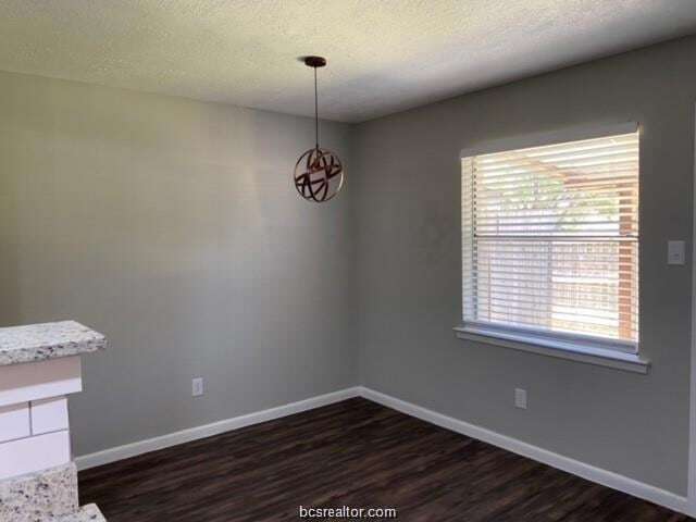 Building Photo - 1401 Airline Dr