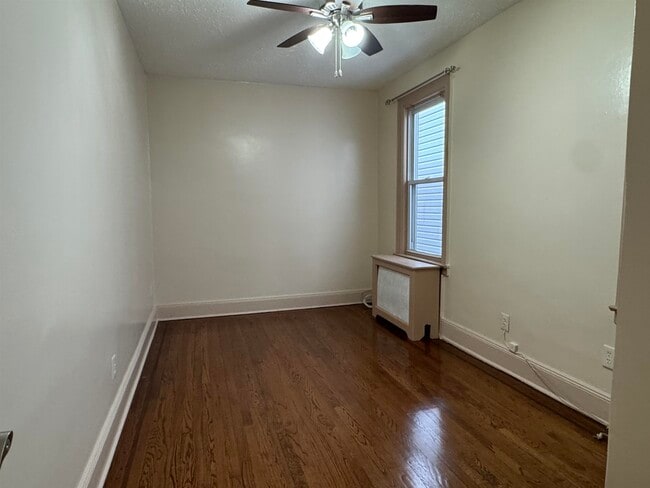 Building Photo - 13 W 27th St