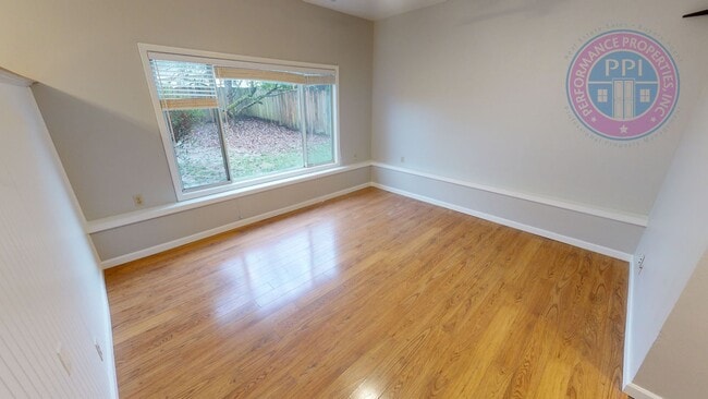 Building Photo - Beaverton / Stylish Open Floor-Plan - 5 Bedrooms, 3 Car Garage, Central Air