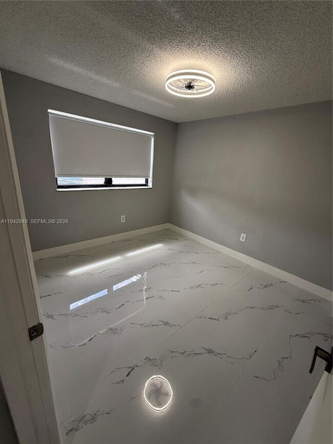 Building Photo - 9937 Nob Hill Pl