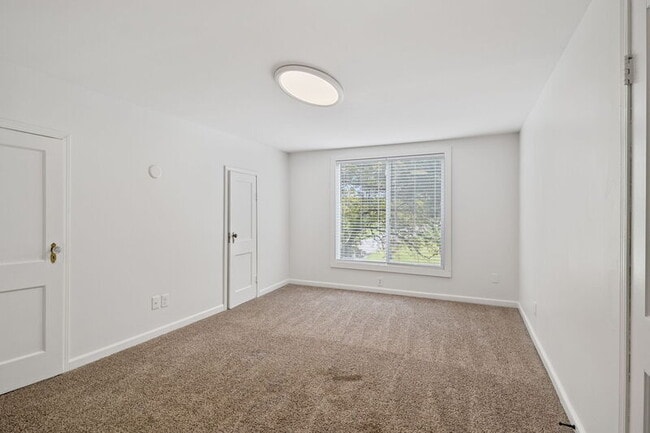 Building Photo - 3934 W Rd 100 N
