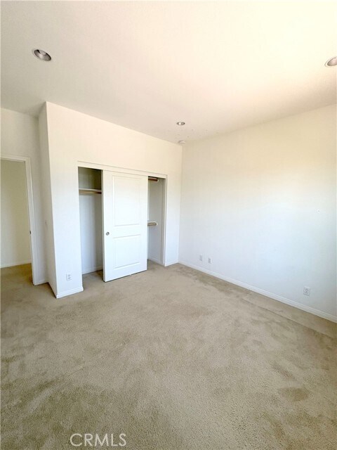 Building Photo - 89 Field Poppy