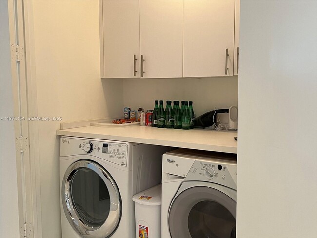 Building Photo - 1100 Biscayne Blvd