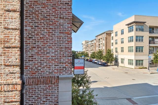 Building Photo - 14989 Oak St