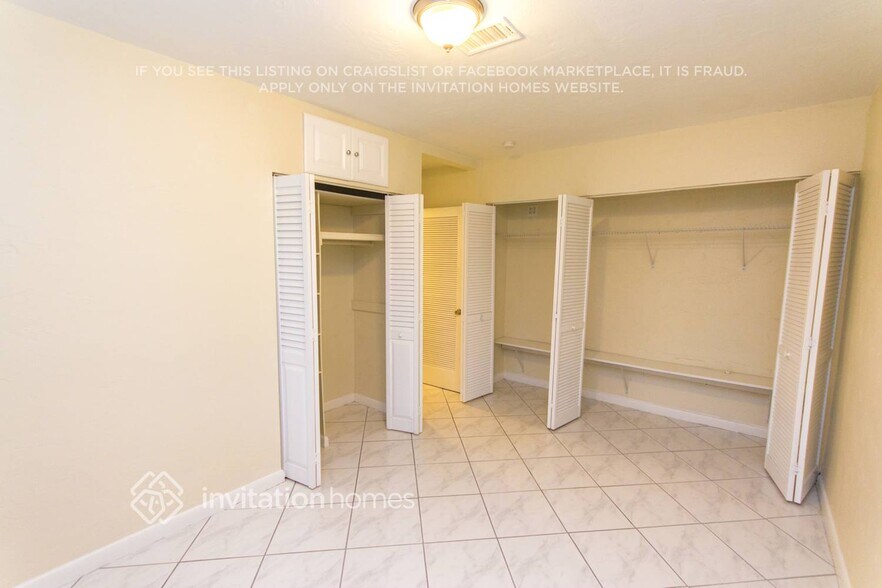Building Photo - 108 NW 45th Ave