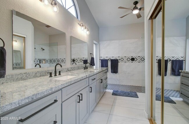 Building Photo - 372 W Larona Ln