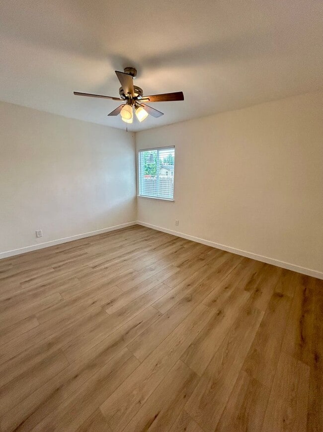 Building Photo - Fantastic San Lorenzo Village Home!   Move...