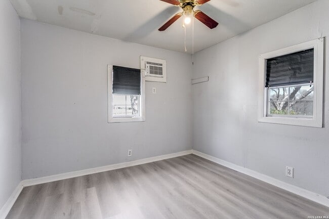 Building Photo - 347 W Hermine Blvd