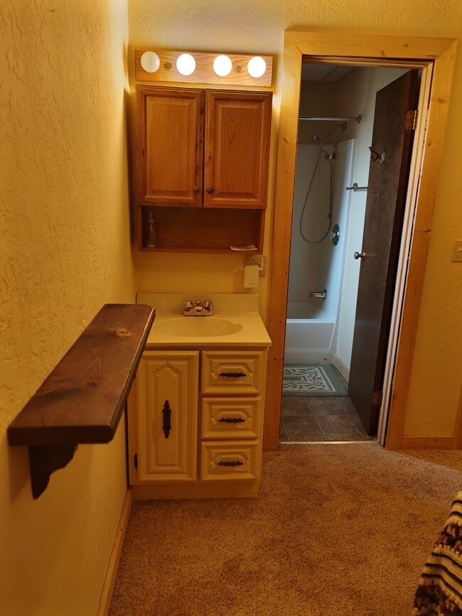 Building Photo - 20 Orcutt Dr