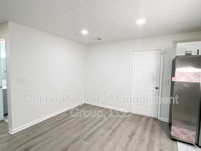 Building Photo - 7155 Pineneedle Dr SW