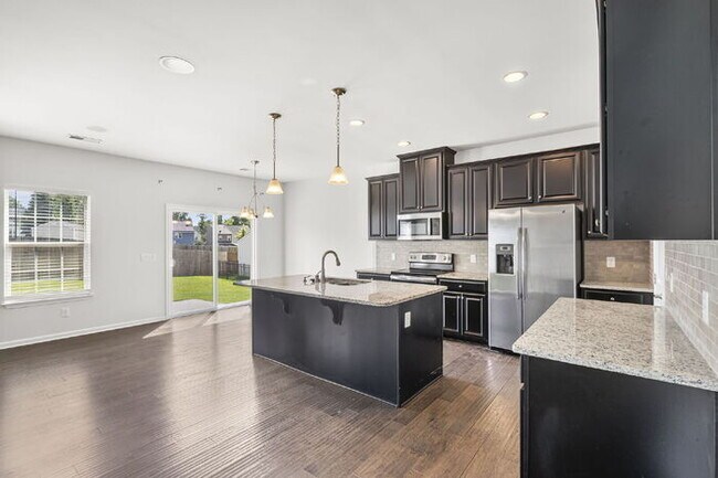 Building Photo - Charming 4-Bedroom Retreat with Cozy Fireplace in Fountain Inn