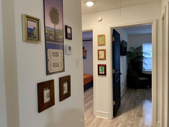 Building Photo - 84 N Holmes St