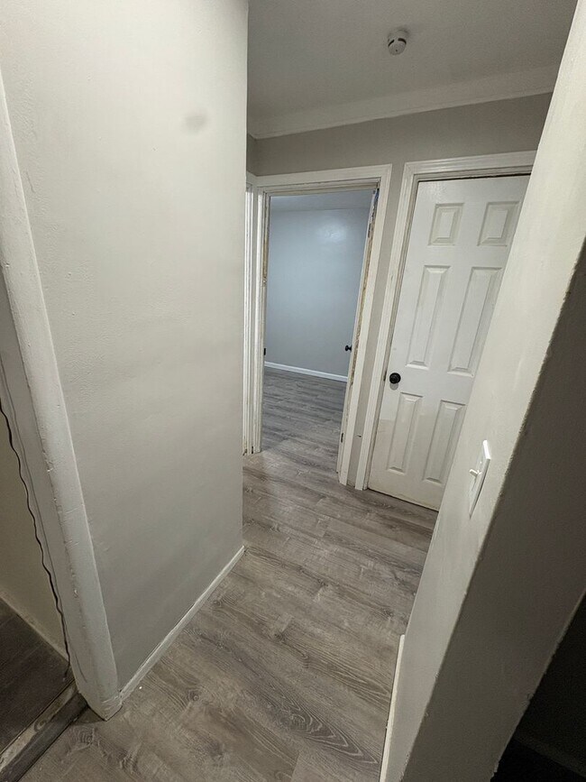 Building Photo - 2 Bed, 1 Bath Ranch Home for Rent – Inkster – $1,200/Month