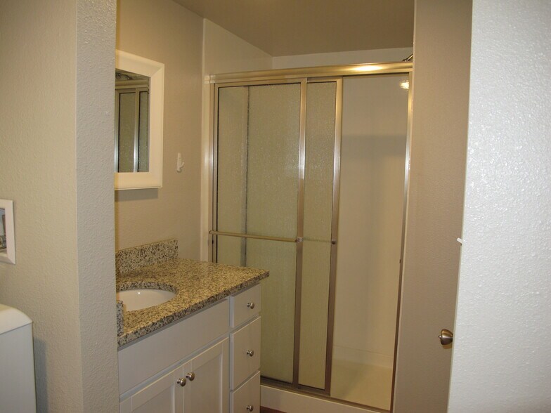 Building Photo - 2501 Monument Rd