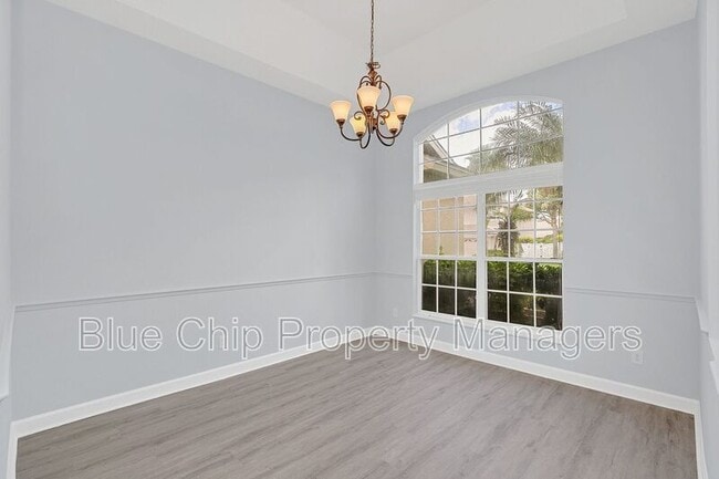 Building Photo - 10074 Iverson Dr