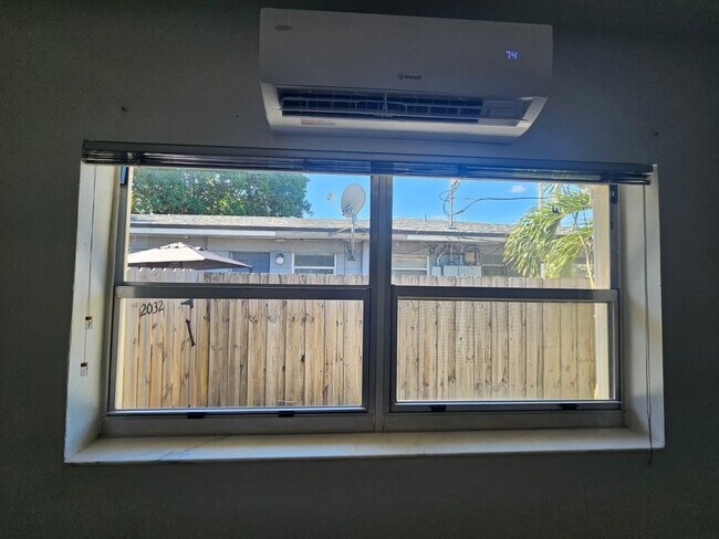 Building Photo - 2032 NE 26th St