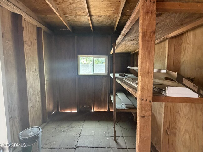 Building Photo - 2221 E Osborn Rd