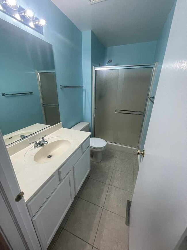 Building Photo - 76 Canterbury Trail