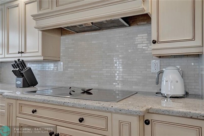 Building Photo - 3750 Galt Ocean Dr