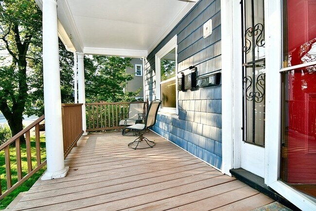 Building Photo - 392 Reedsdale Rd