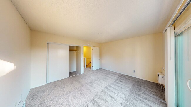 Building Photo - 883 Broadway