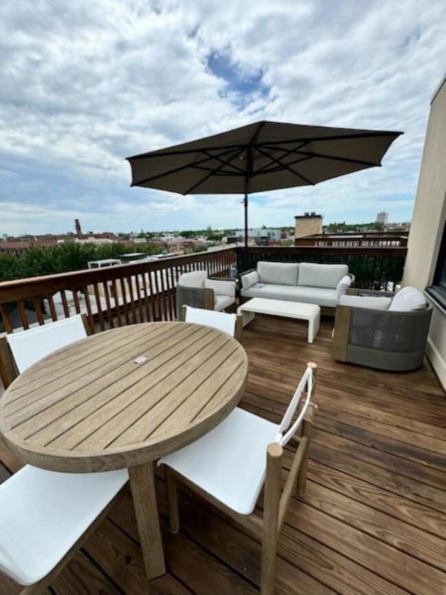 Building Photo - 1521 W Haddon Ave