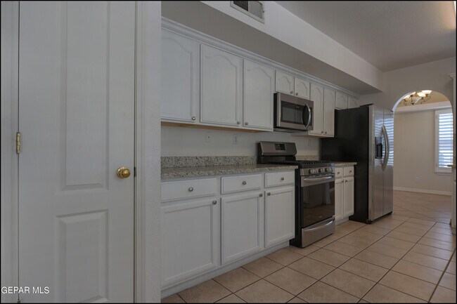 Building Photo - 7097 Tierra Roja St