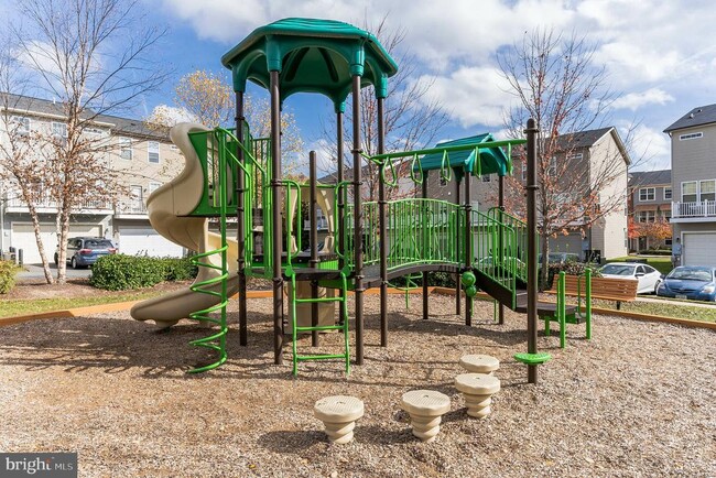 Building Photo - 25621 Pleasant Valley Rd