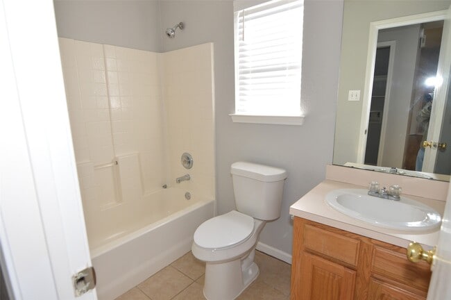 Building Photo - 24322 Bar Kay Ln