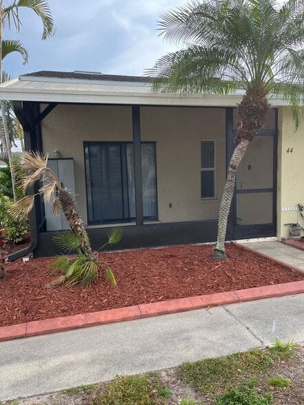 Building Photo - 5111 SW Courtyards Ct