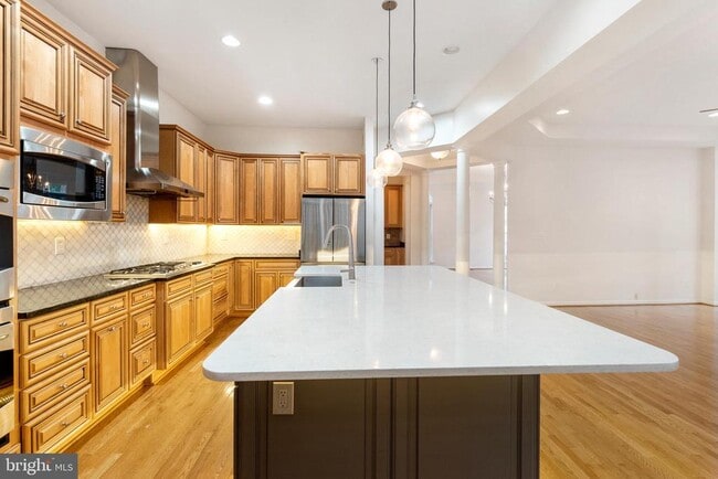 Building Photo - 8880 Olive Mae Cir