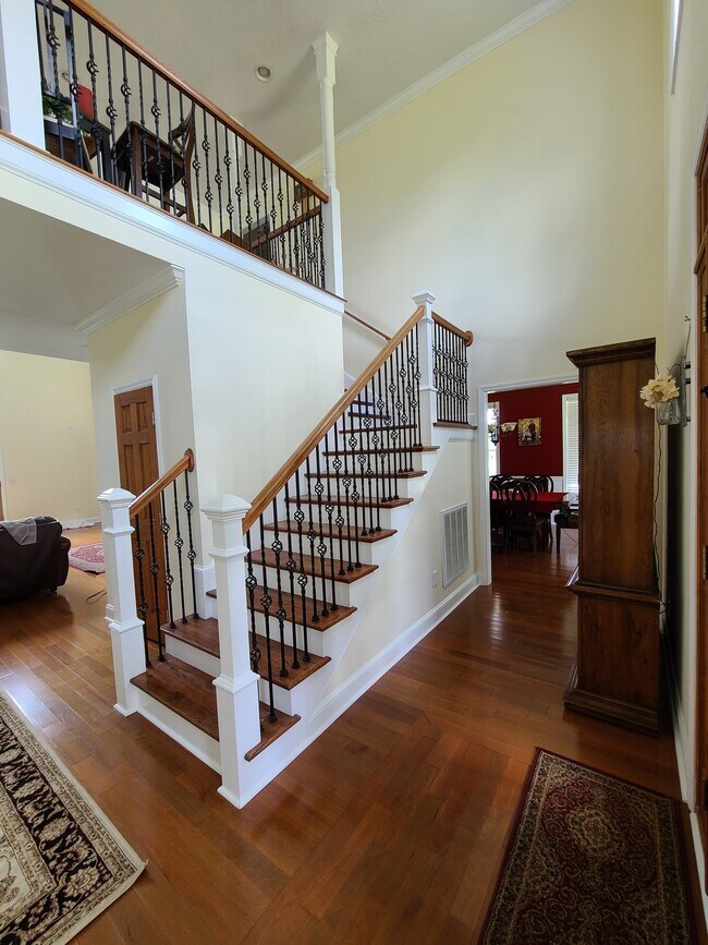 Building Photo - 195 Tennis Ranch Rd