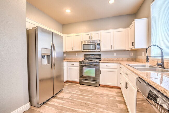 Building Photo - Status: Accepting Applications