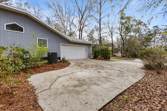 Building Photo - Charming 4-Bedroom Home in Blues Creek – A...