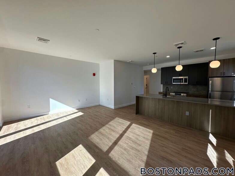 Building Photo - 199 Gardner St