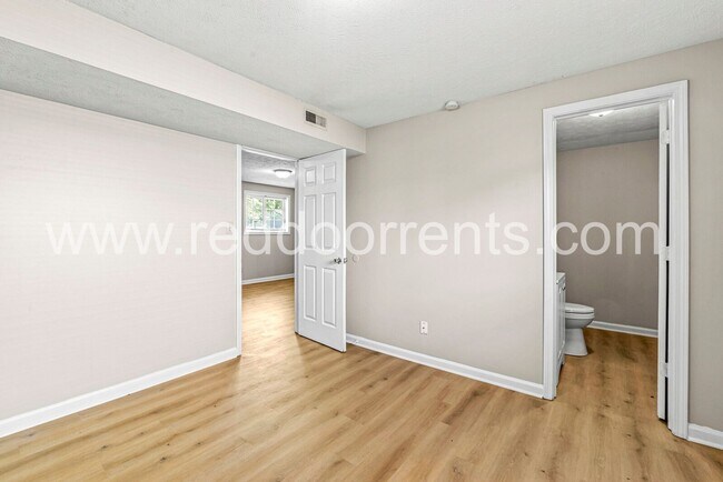 Building Photo - 5904 Beau Jardin Dr