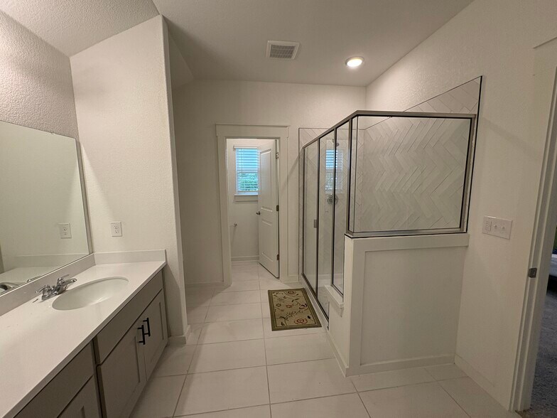 Building Photo - 7408 Sparkling Light Dr