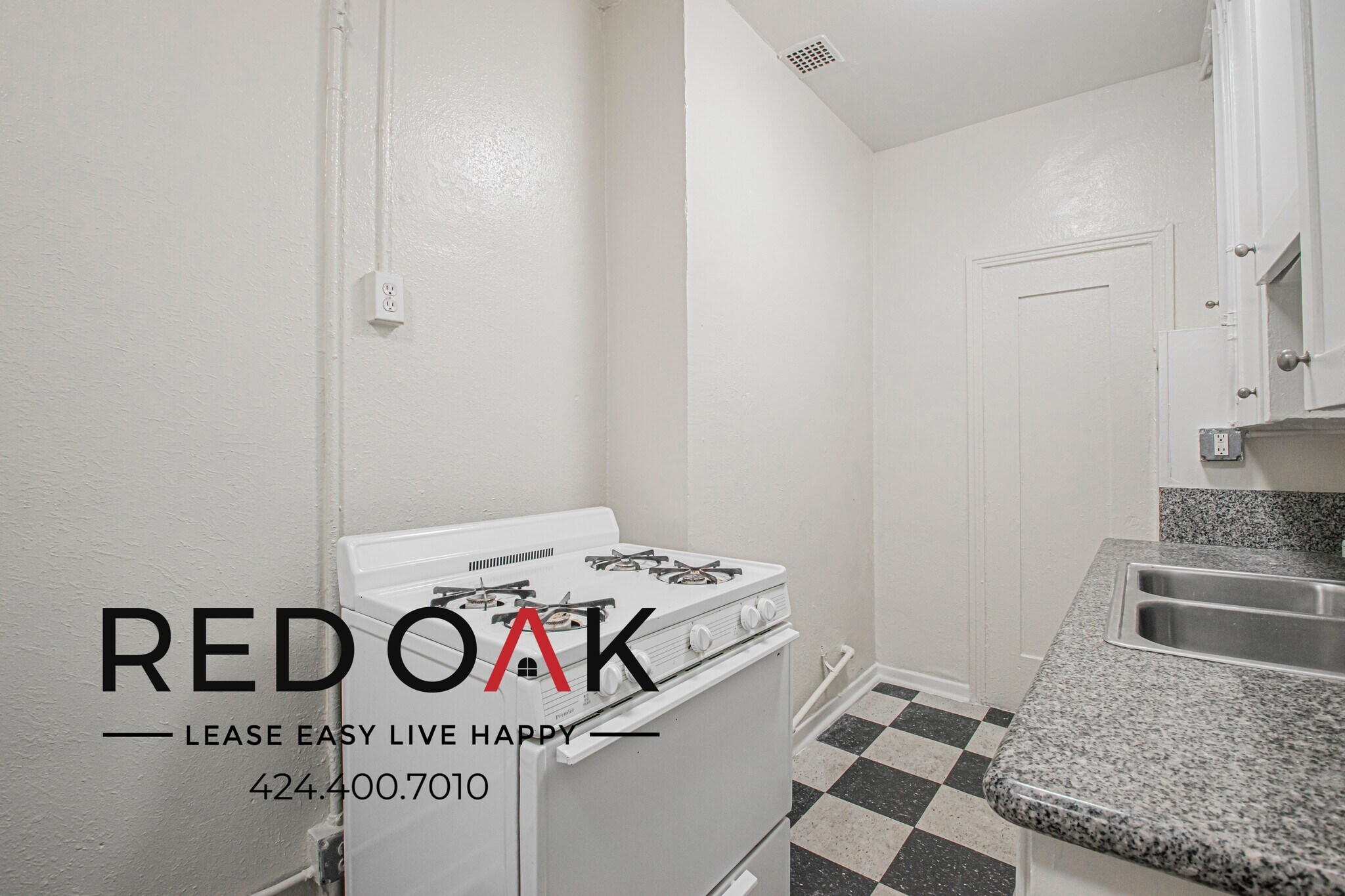 Building Photo - 425–427 S. Grand View St