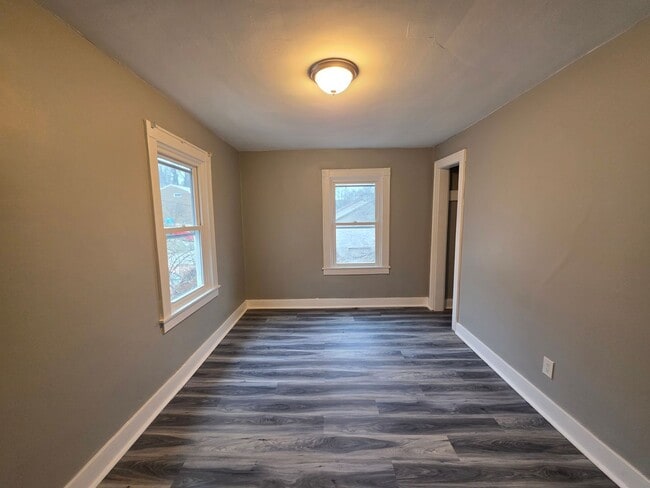 Building Photo - 3 bedroom 1 bath house for rent in the West End!