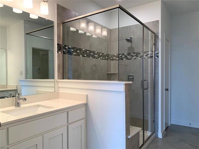 Building Photo - 500 Texas Dr