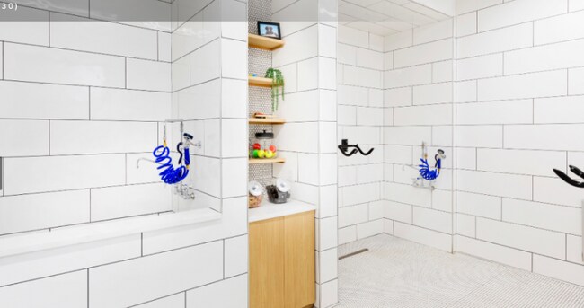 Building Photo - 2930 Umatilla St