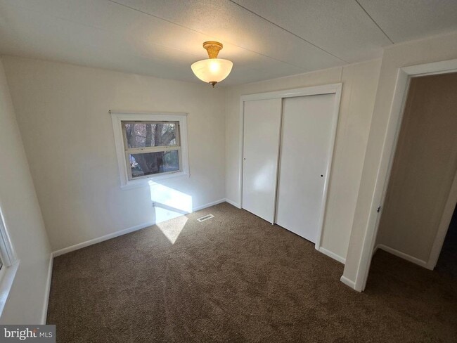 Building Photo - 1207 Deer Creek Church Rd