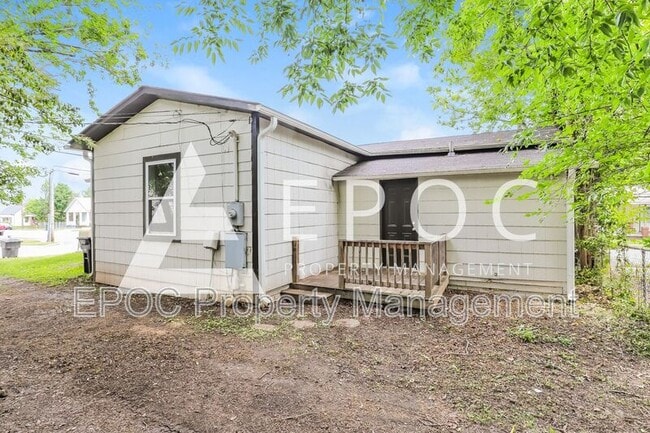 Building Photo - 402 S Flanner St