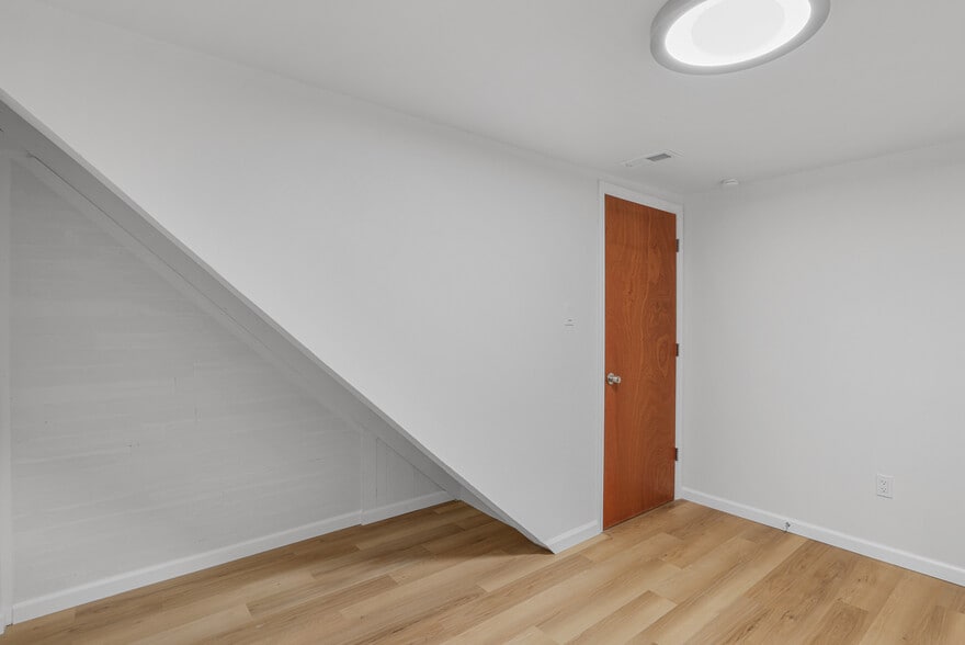 3rd Bedroom closet/storage - 1755 Elderslee Rd
