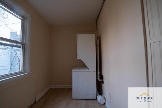 Building Photo - 1801 E Lombard St