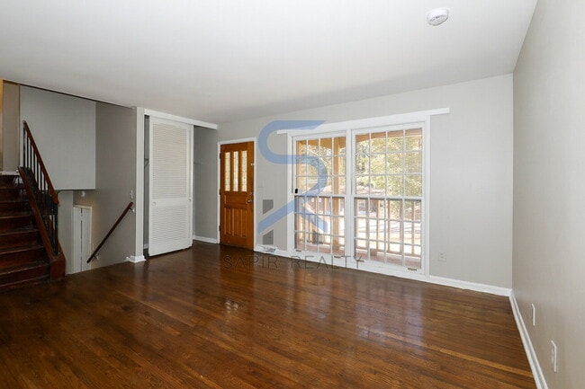 Building Photo - Move in before November 30th and get $100 ...