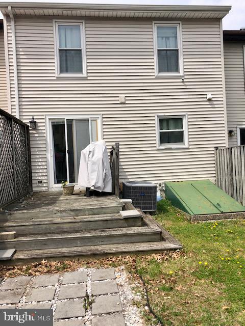 Building Photo - 15 Robin Ridge Ct