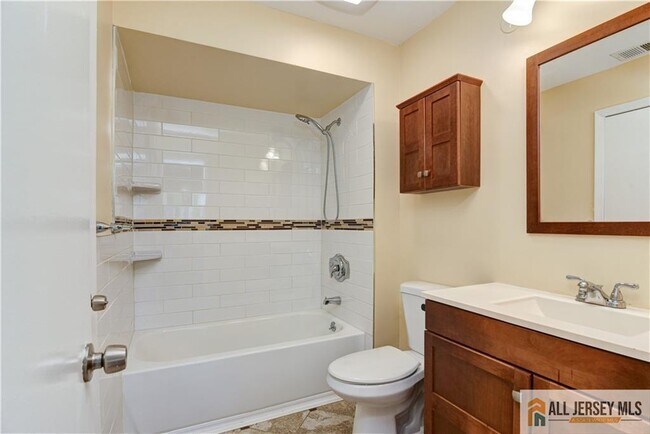 Building Photo - 1068 Schmidt Ln
