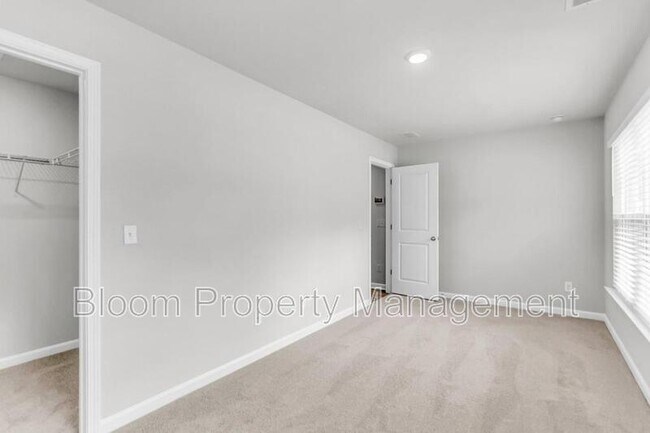 Building Photo - 159 Spencer Cir